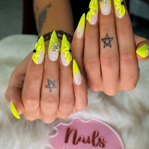 neon-gelbe-stiletto-ngel-mit-3d-effekt-ein-design-das-alle-blicke-auf-sich-zieht