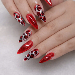 rote-glitzer-ngel-mit-leopardenmuster-extravagantes-nageldesign-fr-selbstbewusste-looks