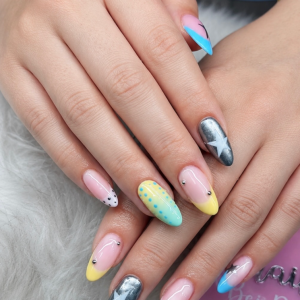 glitzer-diamanten-look-und-luxus-nails-warum-rubynailsrostock-fr-funkelnde-nageldesigns-in-rostock-geliebt-wird