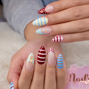 bunte-statement-ngel-2026-kreative-nail-art-trends-mit-streifen-punkten-bei-rubynails-rostock