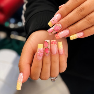 osa-sonnenblten-und-goldene-eleganz-das-ultimative-frhlings-nageldesign-zwischen-bltenzauber-marmoroptik-und-luxuriser-feminitt