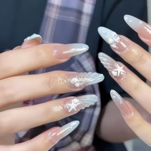 elegante-nail-designs-bei-ruby-nails-rostock-wie-perfekte-ngel-ihr-selbstbewusstsein-strken