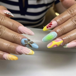 bunte-3d-nailart-kreatives-nageldesign-in-rostock