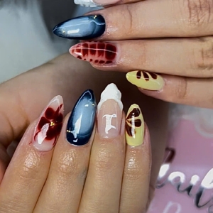 maritimes-nail-art-einzigartige-nageldesigns-mit-meeres-flair