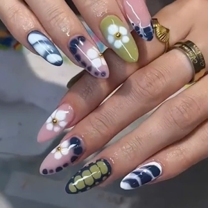 kreative-nail-art-mit-3d-blumen-und-trendfarben-nails-bei-ruby-rostock