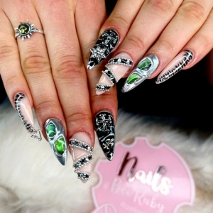 halloween-nails-2025-in-rostock-dein-ultimatives-naildesign-bei-ruby-nails