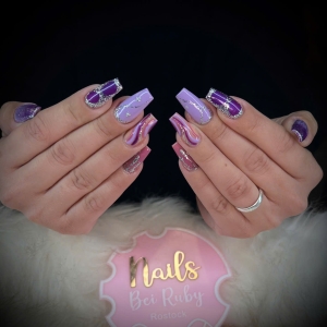 einzigartige-lila-silber-ngel-2025-glamour-eleganz-bei-ruby-nails-rostock
