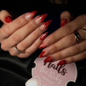 crimson-flame-nails-der-feurige-trend-2025-bei-ruby-nails-rostock