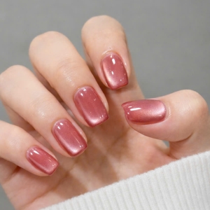 elegante-cat-eye-gel-ngel-in-rose-moderner-nageltrend-fr-stilvolle-hnde